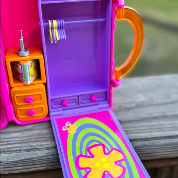 Fashion Polly Pink and Orange Carrying Case - Picture 7 of 10